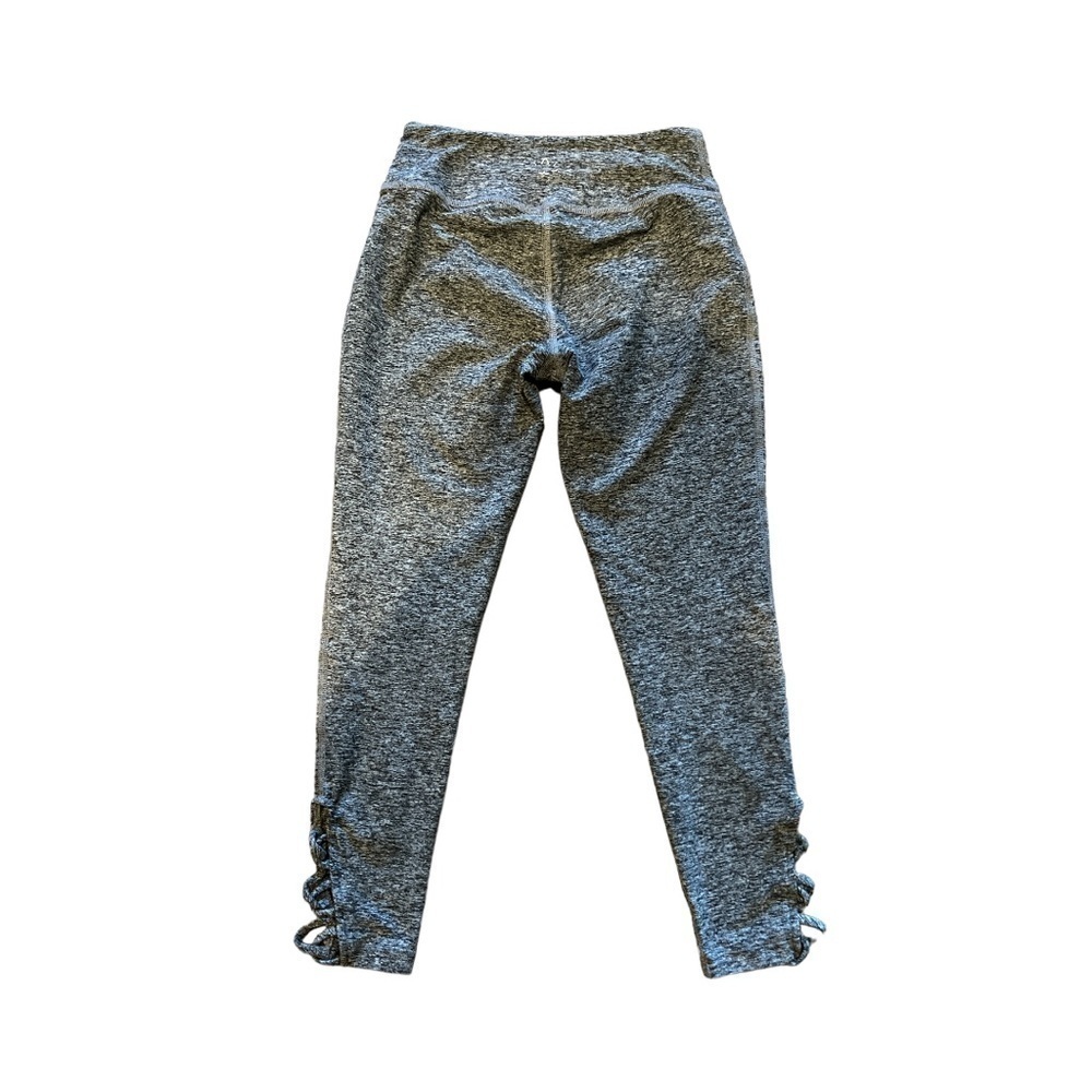 Beyond Yoga Criss Cross Mid rise Cropped Leggings - size small